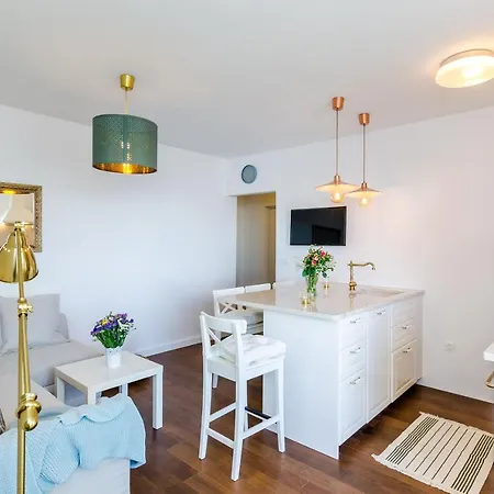 Rose Apartment *